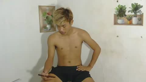urasian_jomarie online show from May 18, 2026, 6:41 am