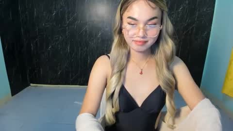 urasian_kat online show from March 10, 2025, 3:20 pm