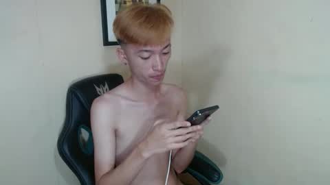 urasian_ladyboyxxx online show from April 25, 2026, 2:14 pm