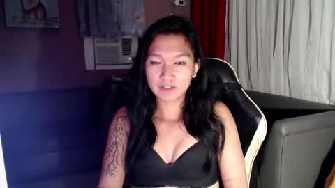 Snapshot of urasian_newra chatting on September 30, 2025, 4:23 pm NEWRA ALLISON online show from September 30, 2025, 4:23 pm