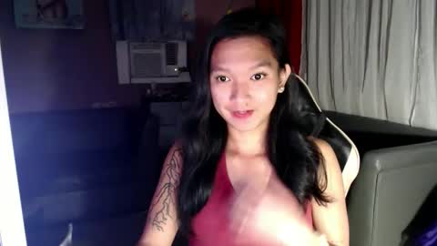 Snapshot of urasian_newra chatting on October 10, 2025, 7:46 pm NEWRA ALLISON online show from October 10, 2025, 7:46 pm