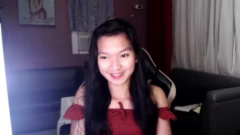 Snapshot of urasian_newra chatting on October 15, 2025, 5:35 pm NEWRA ALLISON online show from October 15, 2025, 5:35 pm