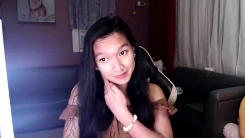 Snapshot of urasian_newra chatting on October 16, 2025, 6:42 pm NEWRA ALLISON online show from October 16, 2025, 6:42 pm