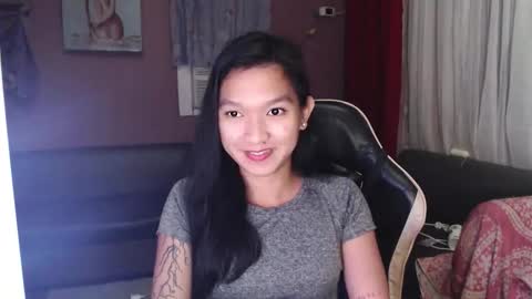 Snapshot of urasian_newra chatting on October 17, 2025, 4:31 pm NEWRA ALLISON online show from October 17, 2025, 4:31 pm