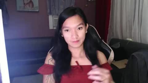 Snapshot of urasian_newra chatting on October 20, 2025, 5:24 pm NEWRA ALLISON online show from October 20, 2025, 5:24 pm