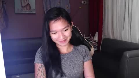 Snapshot of urasian_newra chatting on October 25, 2025, 5:08 pm NEWRA ALLISON online show from October 25, 2025, 5:08 pm