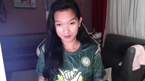 Snapshot of urasian_newra chatting on October 26, 2025, 7:42 pm NEWRA ALLISON online show from October 26, 2025, 7:42 pm