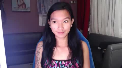 Snapshot of urasian_newra chatting on October 29, 2025, 7:59 pm NEWRA ALLISON online show from October 29, 2025, 7:59 pm