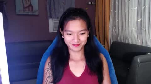 Snapshot of urasian_newra chatting on November 5, 2025, 8:09 pm NEWRA ALLISON online show from November 5, 2025, 8:09 pm