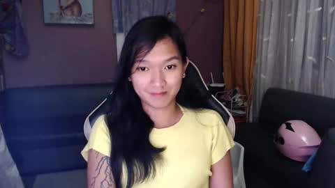 Snapshot of urasian_newra chatting on November 13, 2025, 5:23 pm NEWRA ALLISON online show from November 13, 2025, 5:23 pm