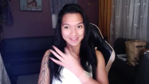 Snapshot of urasian_newra chatting on November 22, 2025, 6:40 pm NEWRA ALLISON online show from November 22, 2025, 6:40 pm