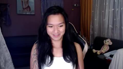 Snapshot of urasian_newra chatting on November 24, 2025, 7:24 pm NEWRA ALLISON online show from November 24, 2025, 7:24 pm