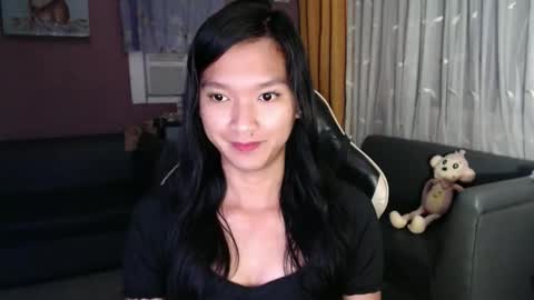 Snapshot of urasian_newra chatting on December 16, 2025, 9:20 pm NEWRA ALLISON online show from December 16, 2025, 9:20 pm