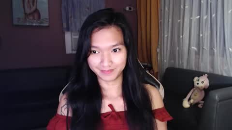 Snapshot of urasian_newra chatting on December 20, 2025, 10:06 pm NEWRA ALLISON online show from December 20, 2025, 10:06 pm