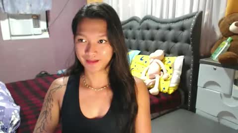 Snapshot of urasian_newra chatting on April 23, 2026, 12:12 am NEWRA ALLISON online show from April 23, 2026, 12:12 am