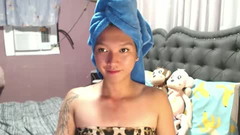 Snapshot of urasian_newra chatting on May 5, 2026, 8:33 am NEWRA ALLISON online show from May 5, 2026, 8:33 am