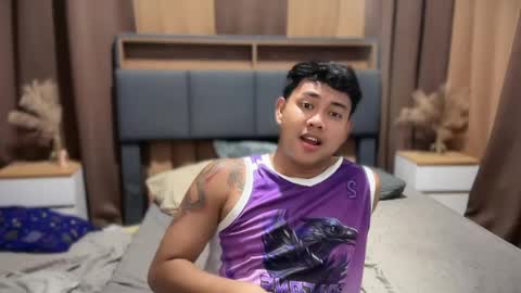 urasiankyler online show from July 8, 2026, 1:37 pm