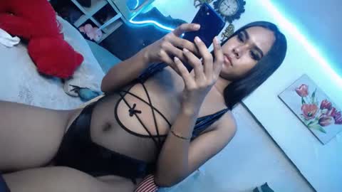 Pau online show from December 20, 2024, 9:39 pm
