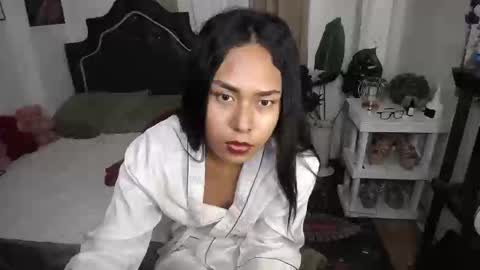Pau online show from March 9, 2025, 10:41 am