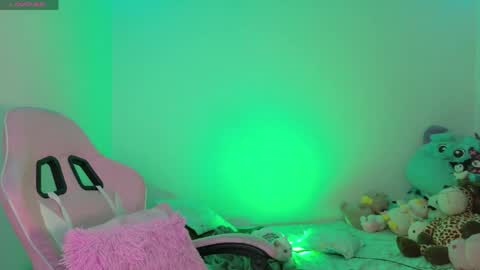 Danielle  online show from April 29, 2026, 9:24 am