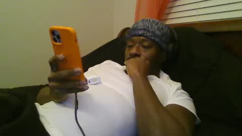 UrbanDicc online show from January 25, 2025, 2:04 am