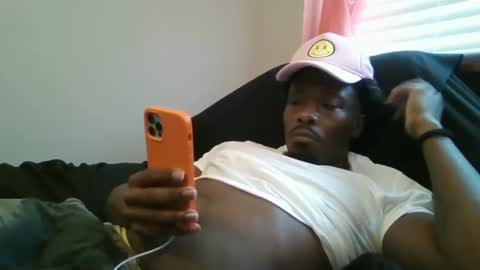 UrbanDicc online show from February 7, 2025, 6:56 pm