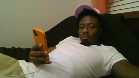 UrbanDicc online show from February 8, 2025, 2:26 am
