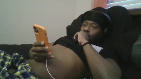 UrbanDicc online show from February 18, 2025, 1:44 pm