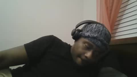 UrbanDicc online show from February 25, 2025, 2:03 am