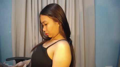 Urbbgurl lynxx  online show from October 20, 2025, 8:48 am