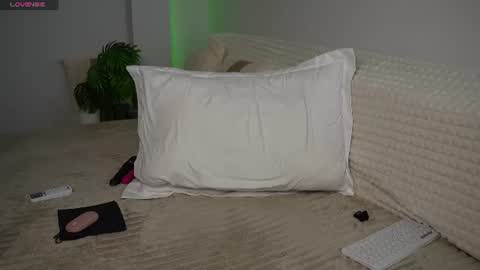 Ksenia Pterson online show from June 14, 2026, 2:24 am