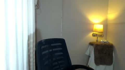 urcrushnextdoor_ online show from March 5, 2025, 4:56 am