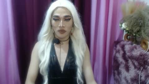 KENDALL online show from September 24, 2025, 11:46 am