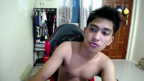 Snapshot of urcuteguy_jhonx chatting on April 21, 2026, 2:51 am Dannie online show from April 21, 2026, 2:51 am