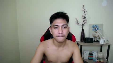 Snapshot of urcuteguy_jhonx chatting on April 26, 2026, 12:30 am Dannie online show from April 26, 2026, 12:30 am