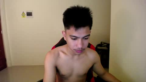 Snapshot of urcuteguy_jhonx chatting on April 28, 2026, 10:42 am Dannie online show from April 28, 2026, 10:42 am