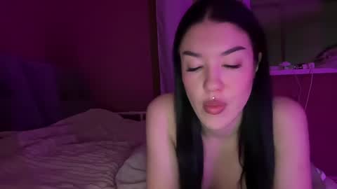 Snapshot of urdevilbaby chatting on December 21, 2024, 4:19 am Margo online show from December 21, 2024, 4:19 am