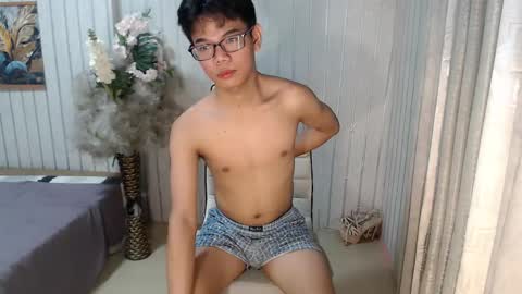 urdreamboy_doms online show from April 25, 2026, 6:27 pm