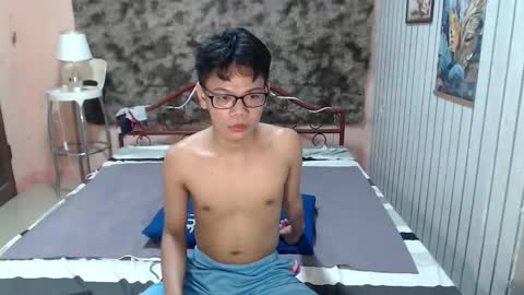 urdreamboy_doms online show from May 6, 2026, 6:52 am