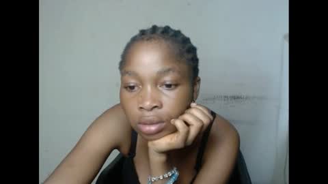 urflirtydoll online show from February 19, 2025, 7:05 pm