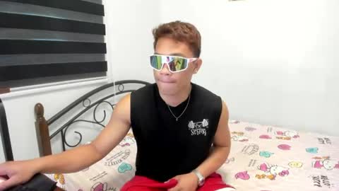 urfucker_vinz online show from June 19, 2026, 5:12 am