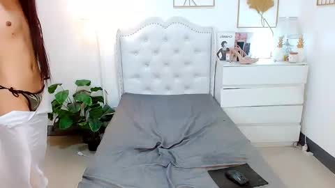 Snapshot of urfynestchina_doll chatting on March 2, 2025, 4:17 am Im your doll maica online show from March 2, 2025, 4:17 am