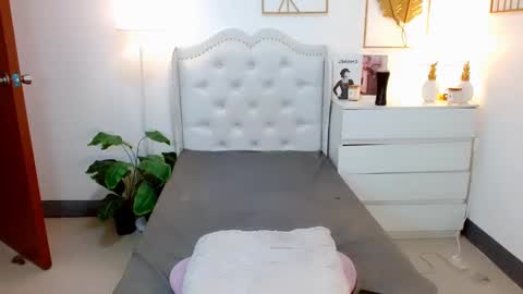 Snapshot of urfynestchina_doll chatting on March 11, 2025, 7:04 am Im your doll maica online show from March 11, 2025, 7:04 am