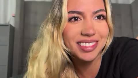 urgfmandy online show from December 16, 2025, 2:49 am