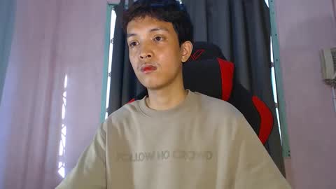 Snapshot of urhot_johny chatting on April 7, 2026, 10:42 pm urhot_johny online show from April 7, 2026, 10:42 pm