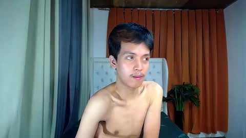 urhot_johny online show from April 19, 2026, 6:32 pm