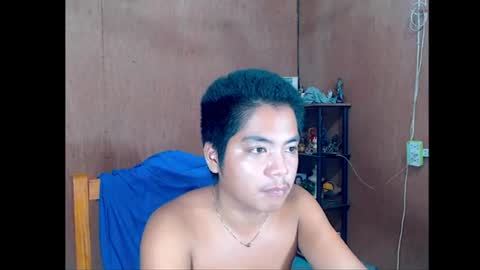 urhotgian online show from June 17, 2026, 7:37 pm
