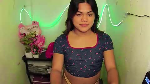 urhottie_bella online show from September 25, 2025, 7:17 pm