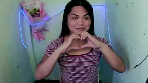 urhottie_bella online show from November 3, 2025, 3:52 am