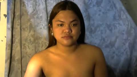 urhottie_bella online show from April 28, 2026, 9:25 am